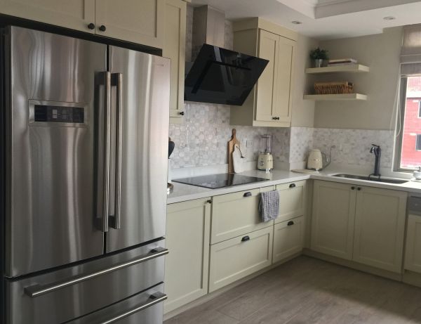 Cabinet Pulls Installation in Spring Branch